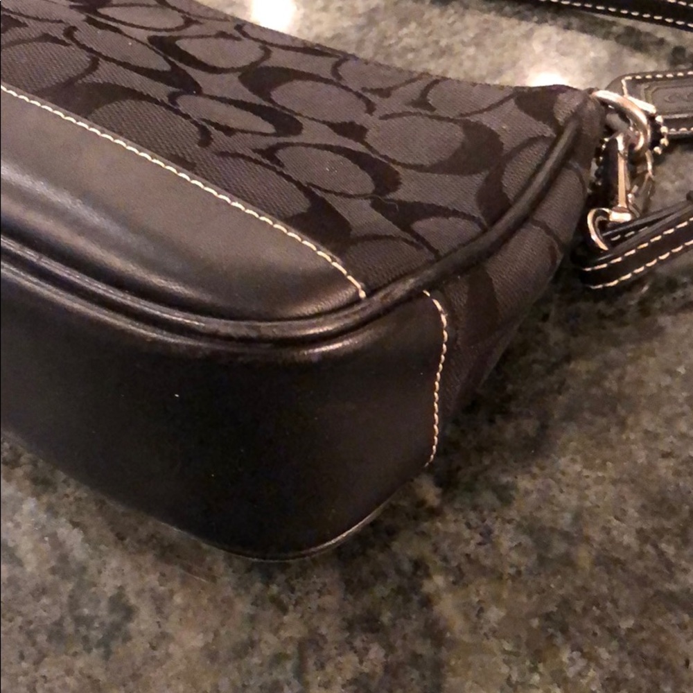 Authentic Coach Handbag- Great Condition! - image 5